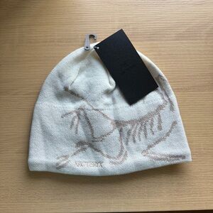 Arc'teryx Cream Beanie